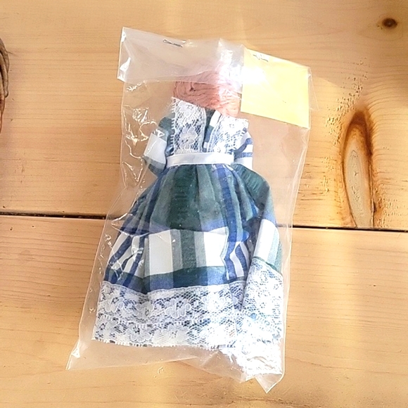 Buckeye Doll by Dick Schnackies Mountain Craft Shop - 7" - Picture 4 of 6